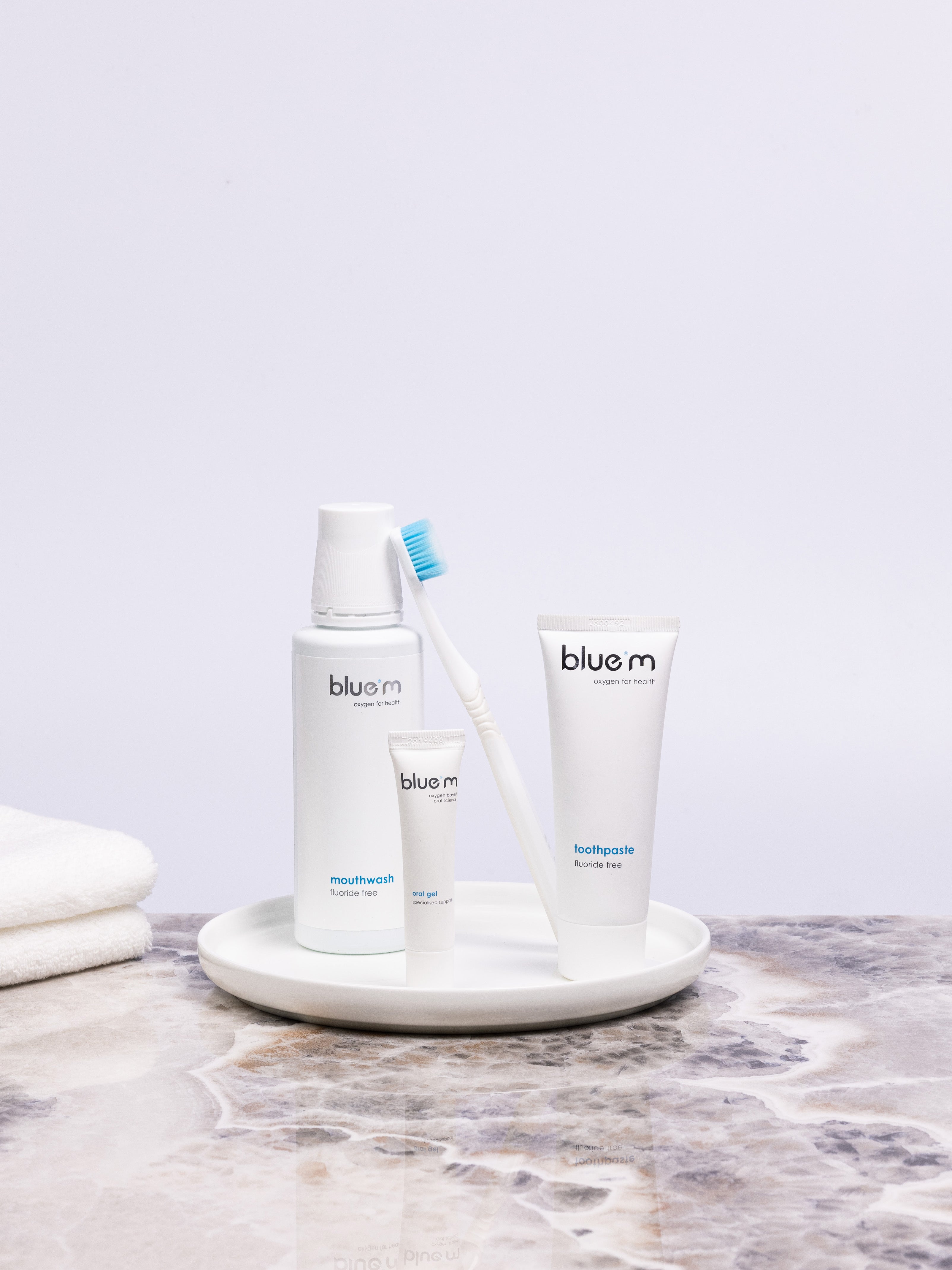 28PRO Nach-OP-Pflegeset BASIC bestehend aus Zahngel, Mundspülung, Komfort-Zahnbürste und Wundgel.