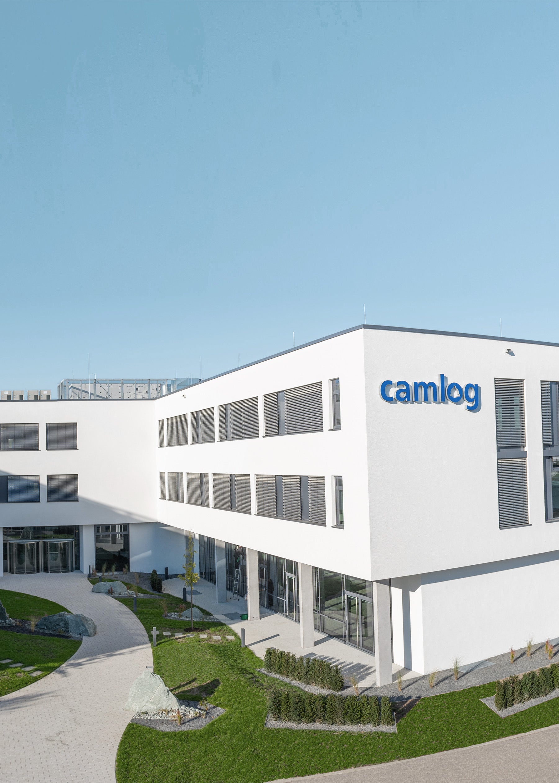 Außenansicht des rechten Teilbereichs des Camlog Firmengebäudes