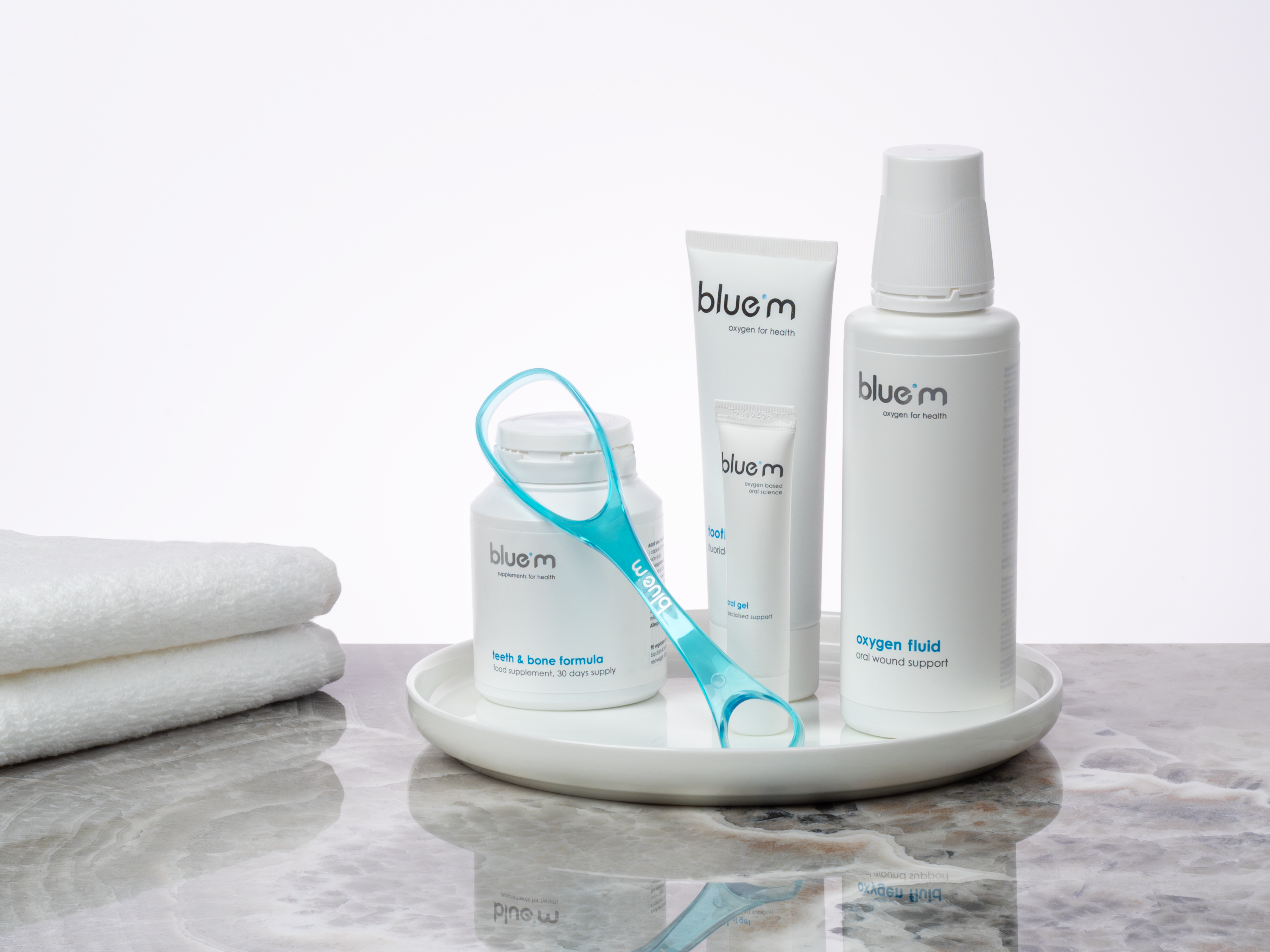 Nach OP Pflegeset für eine optimale Mundpflege nach OP bestehend aus Nahrungsmittelergänzungs-Kapseln, Wundgel, Zahngel, Zungenreiniger und Sauerstoff-Fluid.